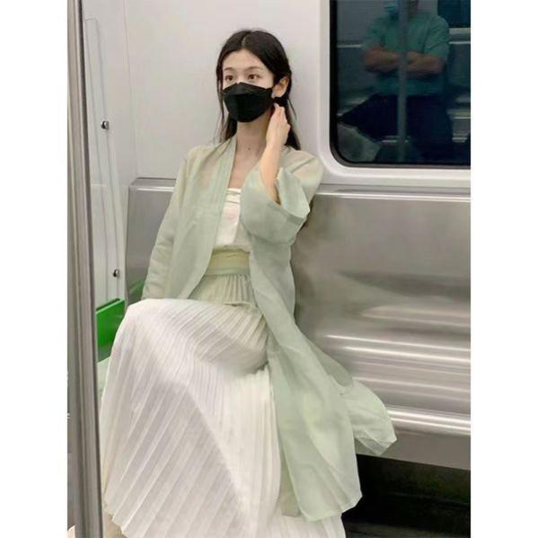 改良汉服新风尚，演绎古典韵味